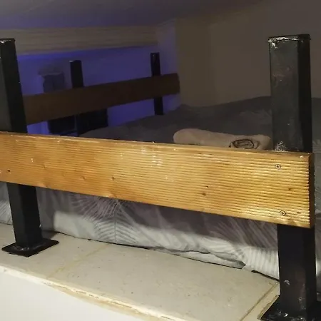 Small Private Bathroom ,strong Internet Belgrad